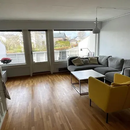 Til Leie I Sommer, Naerhet Til Og Sentrum *